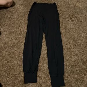 Lululemon joggers, 2